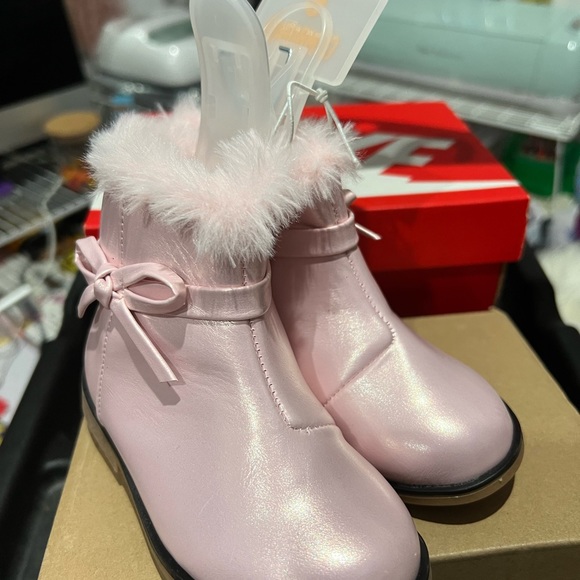 Gymboree size 6 boots - Picture 2 of 2